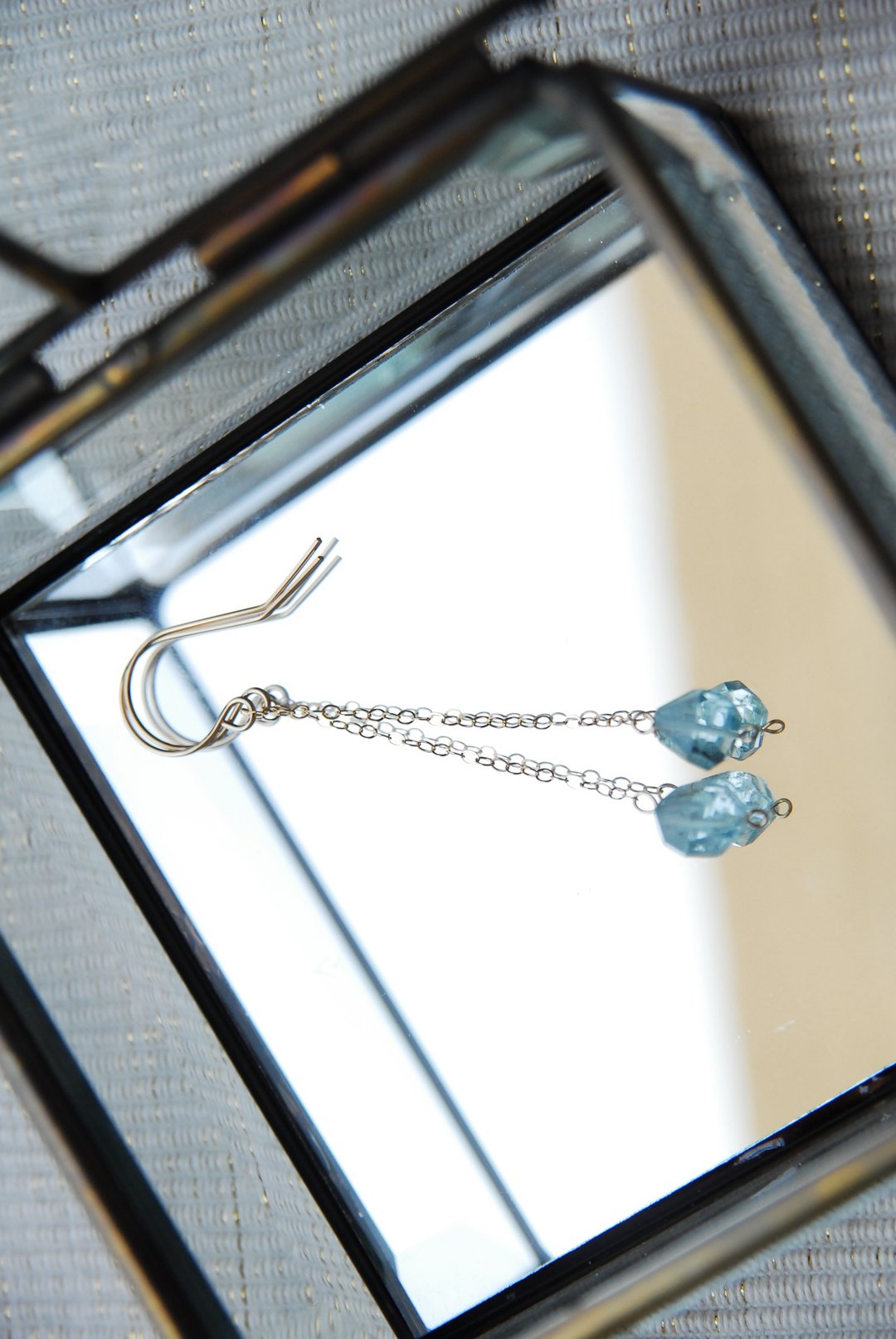 Aquamarine tumble cut swaying earrings 14kgf - 耳环/耳夹 - 半宝石 蓝色