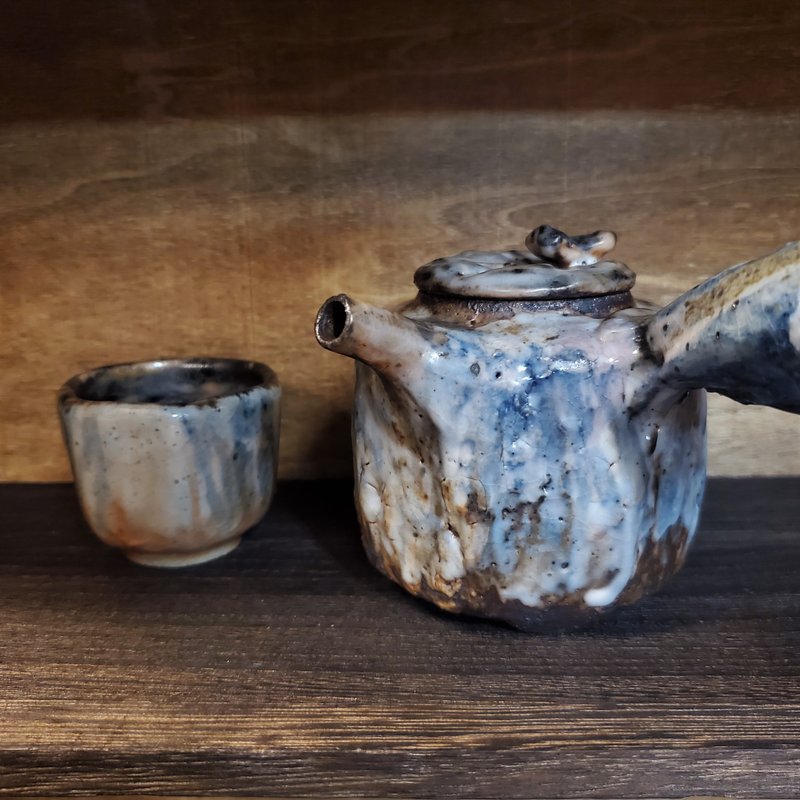 柴烧陶 /梦幻晕染志野釉侧把茶壶 - 茶具/茶杯 - 陶 黑色