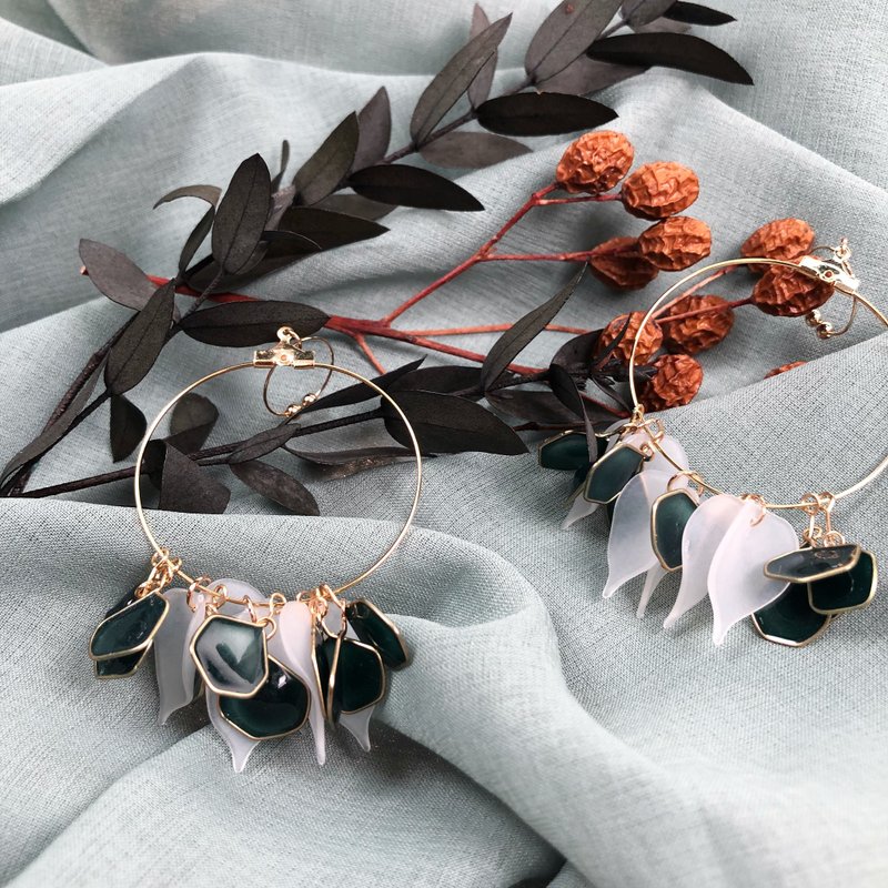 白夜绿花瓣圆耳环/可改耳夹 - 耳环/耳夹 - 树脂 绿色