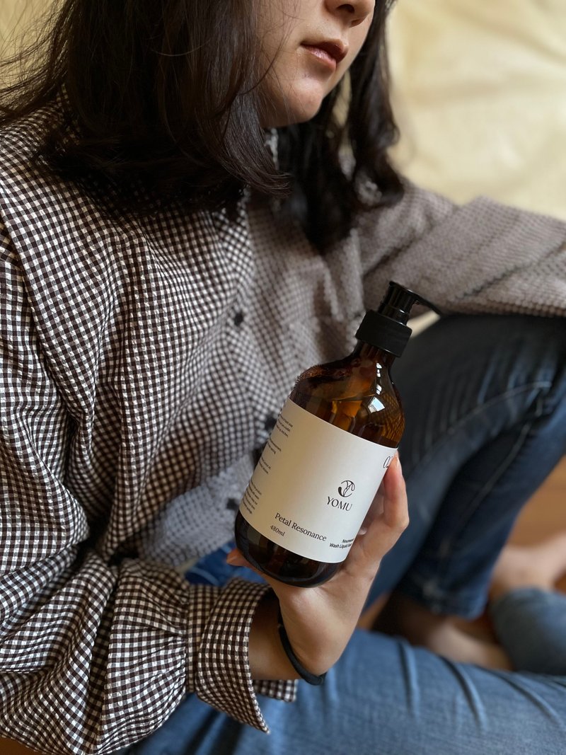 本质之洗油沐乳瓣心回响 - 沐浴用品 - 塑料 咖啡色