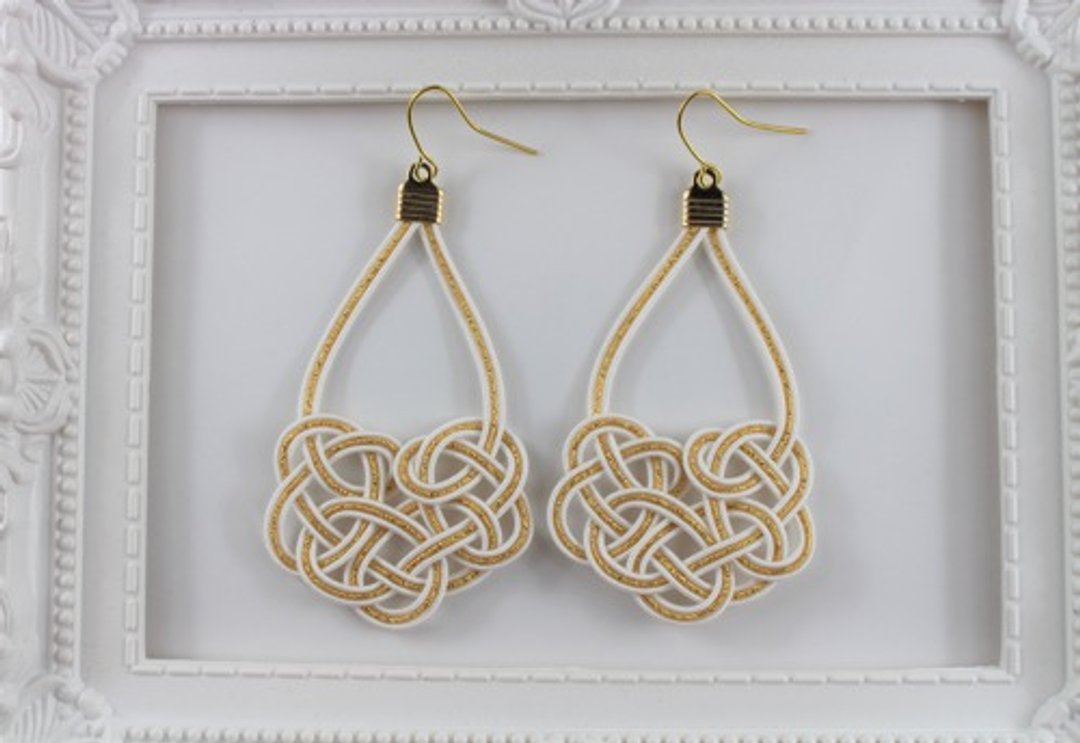 Earrings,pierced earrings,Mizuhiki,origami,Unique,Japanese,kimono - 耳环/耳夹 - 丝．绢 白色