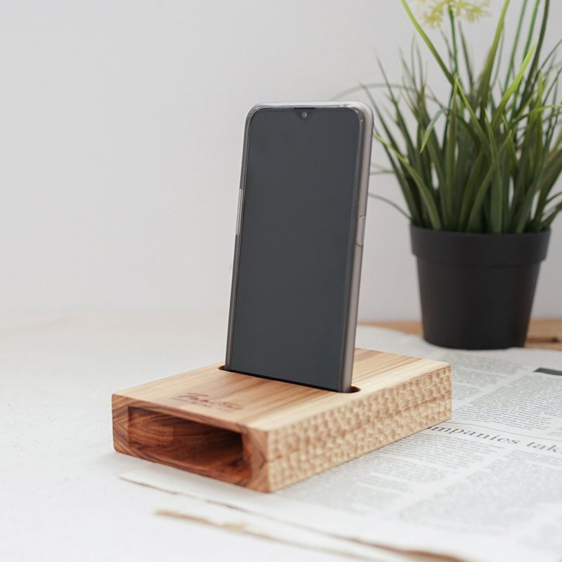 天然柚木手机免提座-波点│D款/毕业礼物/交换礼物/情人节礼物 - 手机座/防尘塞 - 木头 咖啡色