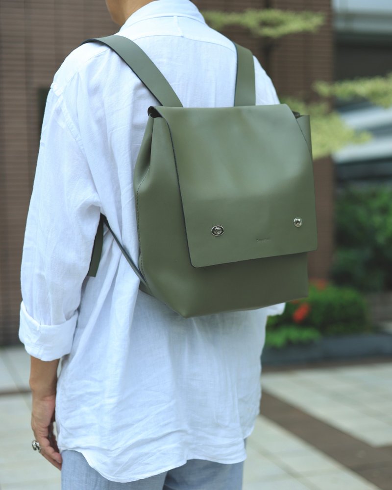 全手作 大型后背包 笔电包 橄榄绿色 香港设计 - 后背包/双肩包 - 真皮 咖啡色