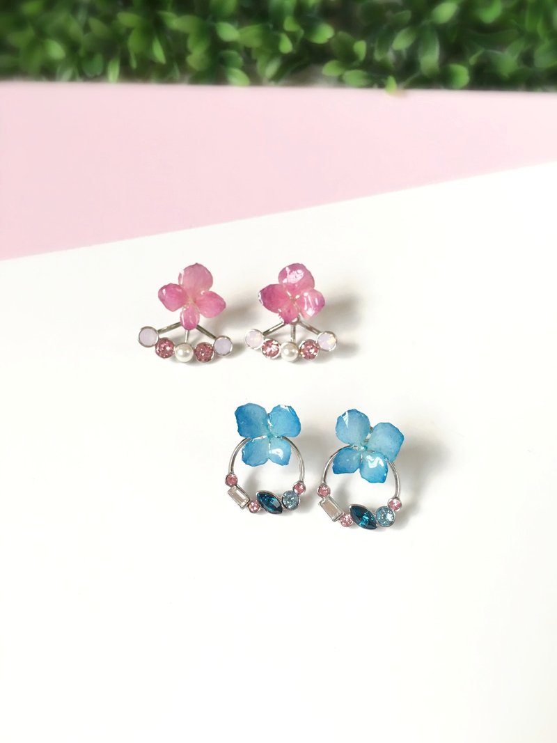 *Haku·Neko* 华丽水晶粉红绣球花配弯形耳托真花耳环 耳针 (立体真花系列) < 粉红绣球花款> - 耳环/耳夹 - 植物．花 多色