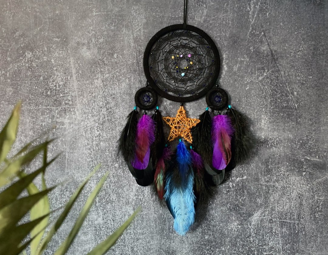 Black dream catcher Native American style | Tribal dream catcher gift นักล่าฝัน - 墙贴/壁贴 - 绣线 黑色