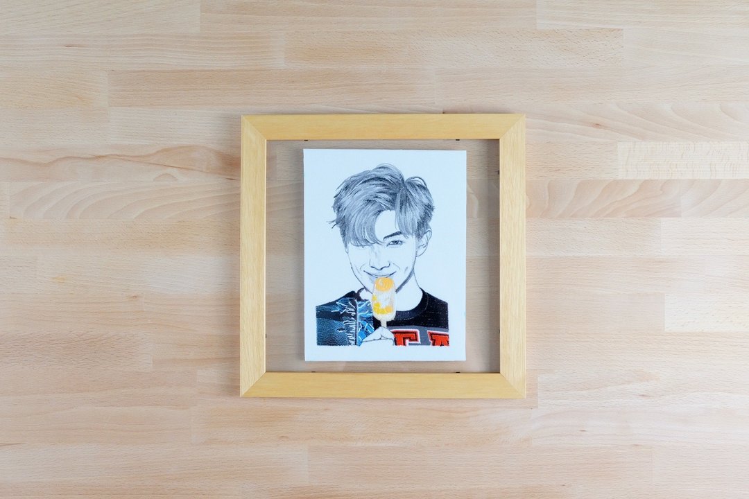 Customized Embroidery Portrait Square frame 10x10 inch. - 其他 - 绣线 白色