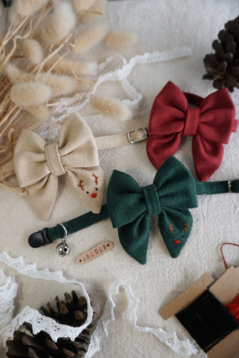 Breakaway Cat Collar •Mini Reindeer •Hand Embroidery •Bow tie can be taken off - 项圈/牵绳 - 棉．麻 