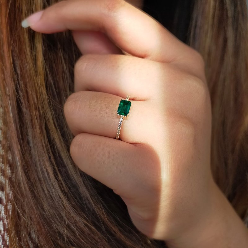 Delicate emerald and diamond ring in 14k solid gold - 戒指 - 钻石 金色