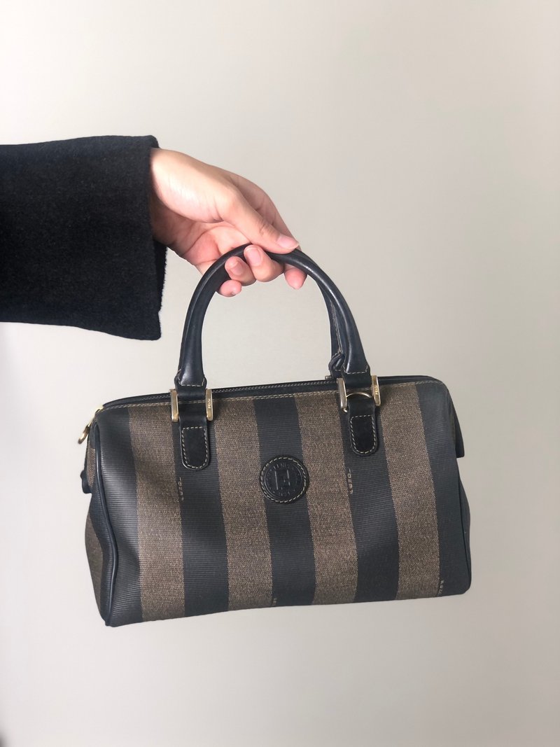 【 日本直送 名牌中古包 】FENDI 芬迪 经典条纹 手提包 黑色 FF Logo PVC皮革 迷你波士顿包 vintage 古董 ujwz5t - 手提包/手提袋 - 防水材质 黑色