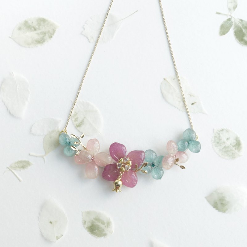 [Fleur d'amour] 绣球花真花珠宝颈錬18K包金錬条 圣诞礼物 - 项链 - 植物．花 紫色