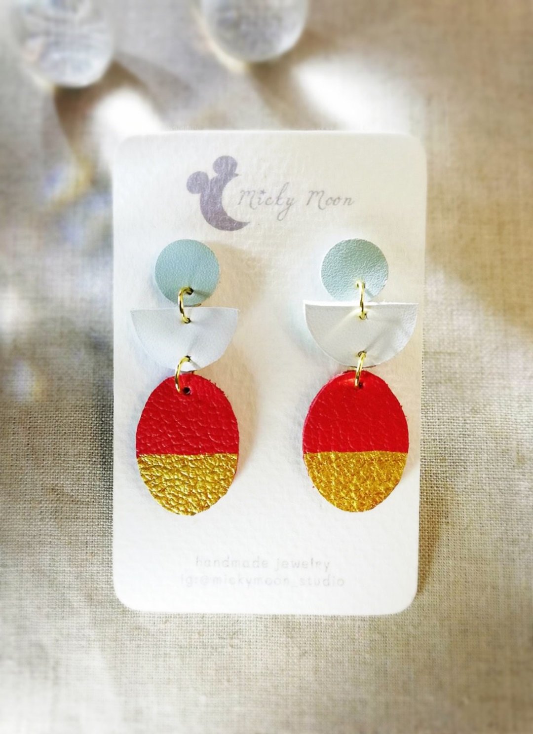 Handmade geomatric leather earring red white and blue - 耳环/耳夹 - 真皮 红色
