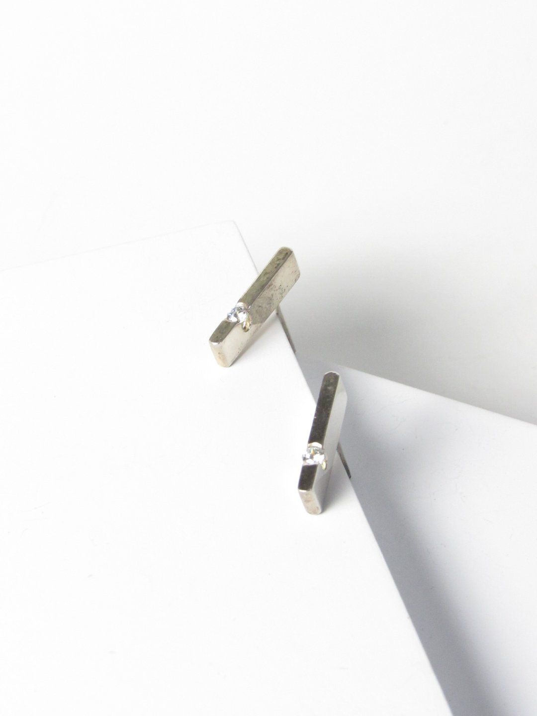 Vintage Thin Bar Crystal Silver Stud Earrings - 耳环/耳夹 - 纯银 银色