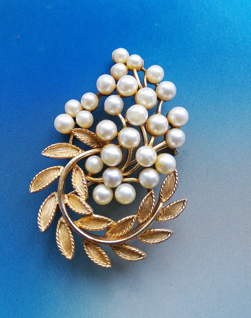 Vintage Jewelry 西洋古董饰品 LISNER 优雅仿珠花 别针 - 徽章/别针 - 其他金属 金色