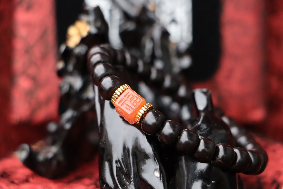 椰蒂菩提子念珠 8x6mm 冰飘南红玛瑙雕刻福字隔珠 佛珠手珠手环 - 手链/手环 - 植物．花 