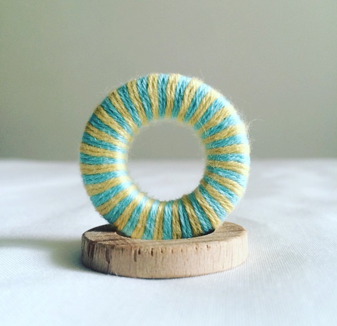 "Small" border round brooch - 胸针 - 棉 黄色