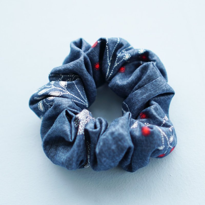 小花针线房 | 云海上の小花.花布.手制大肠圈.发圈.礼物.订制 - 发带/发箍 - 棉．麻 蓝色