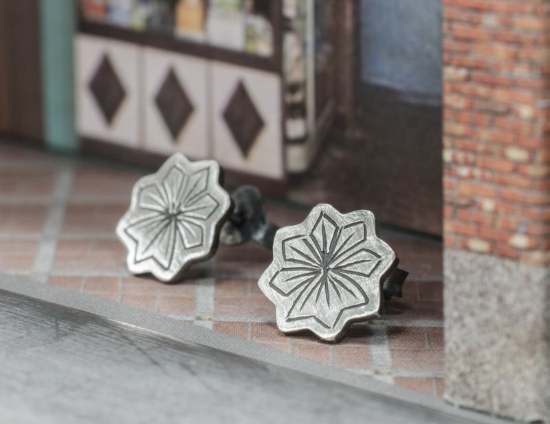 烟花绽放 耳环 - 耳环/耳夹 - 其他金属 灰色