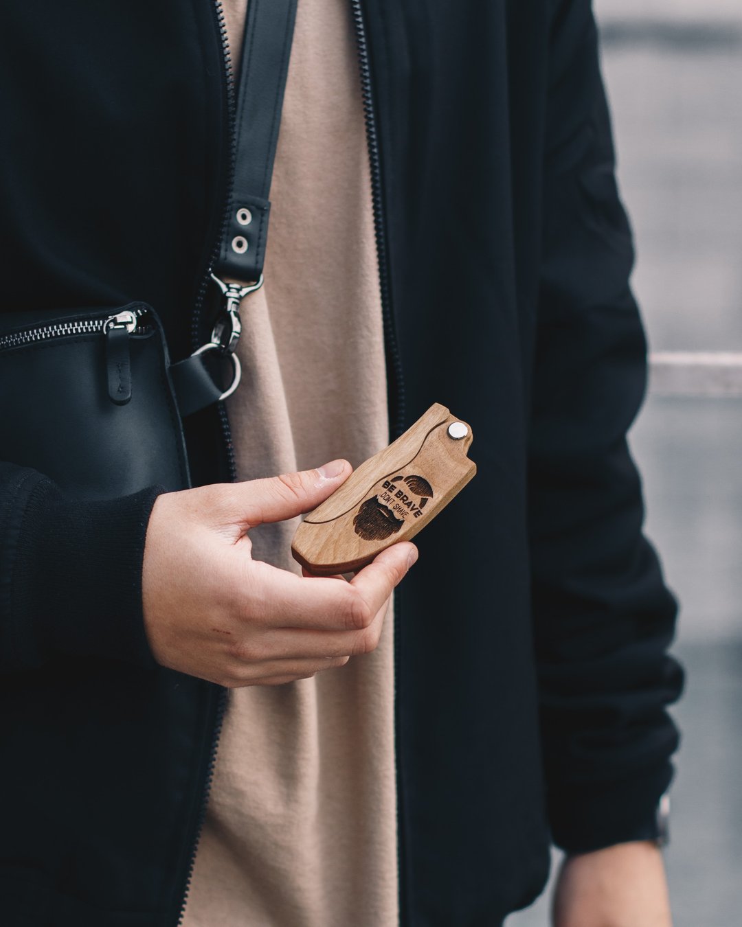 Beard Care Gift, Personalized Gifts for Men, Beard Accessories, Beard Brush - 其他 - 木头 咖啡色