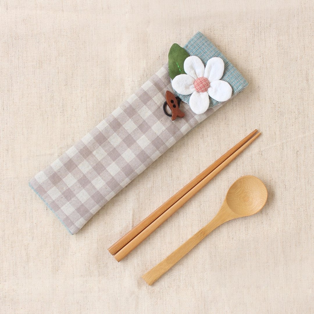 拼贴花朵(蓝款)环保筷套 收纳袋 - 筷子/筷架 - 棉 蓝色