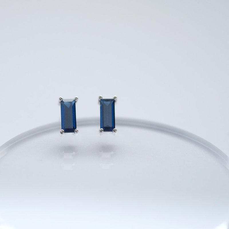 Mini Sapphire Square Earrings Silver 925 - 耳环/耳夹 - 其他金属 蓝色