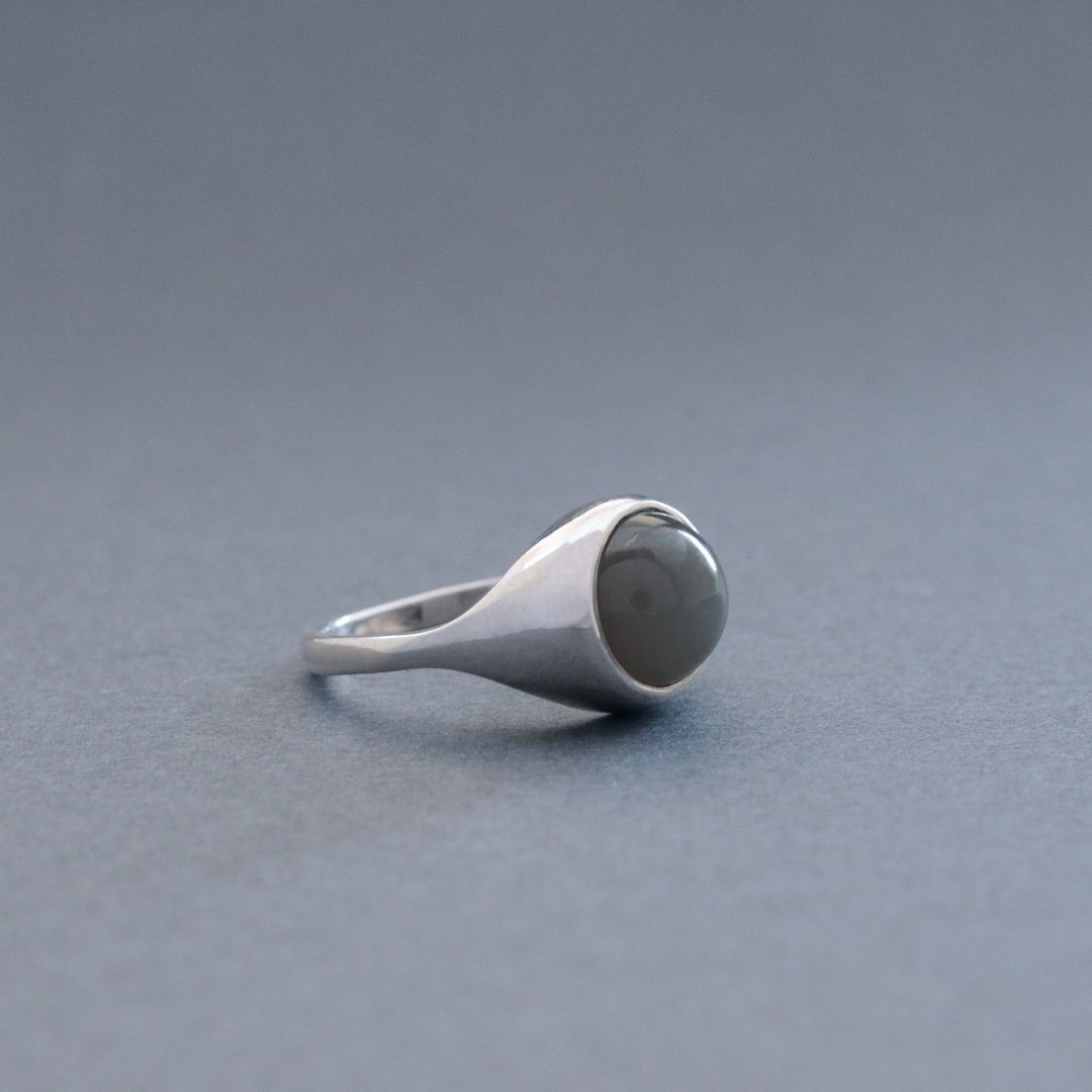 Grey Moonstone Ring - 戒指 - 其他金属 灰色