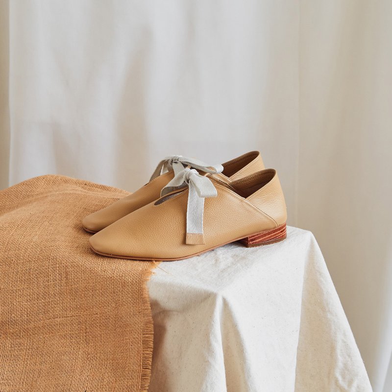 Beige - IRIS Soft Loafers - 其他女款皮鞋 - 真皮 咖啡色
