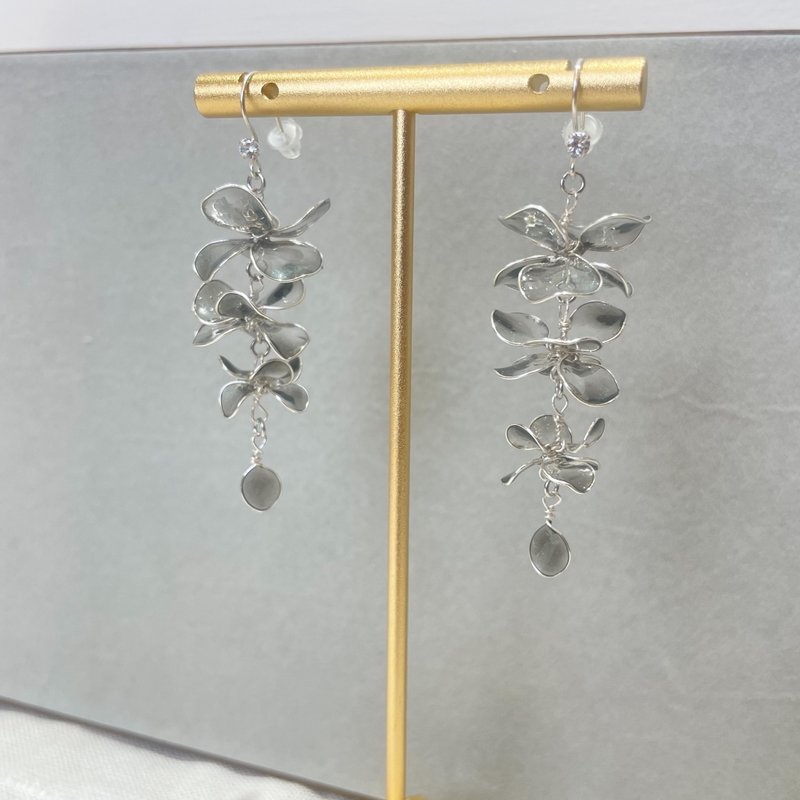 花落纷飞 - 耳环/耳夹 - 树脂 黑色