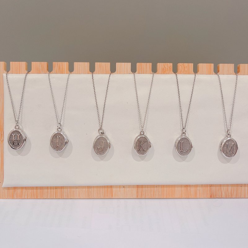 925纯银英文字母颈链 - 项链 - 纯银 银色