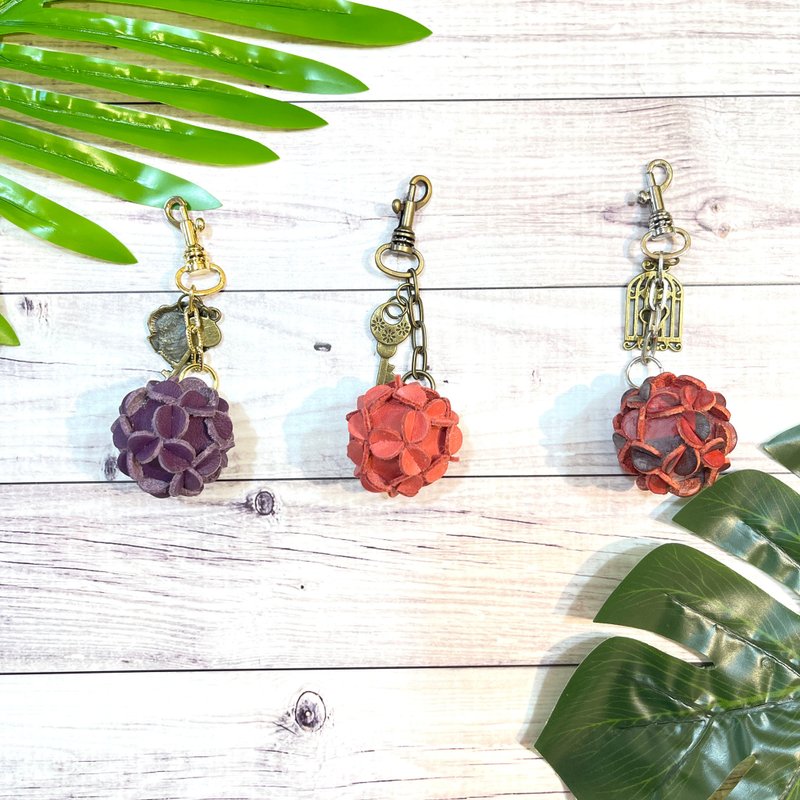 植鞣牛皮迷你绣花球球钥匙圈  情人节 婚礼小物 吊饰 - 钥匙链/钥匙包 - 真皮 多色