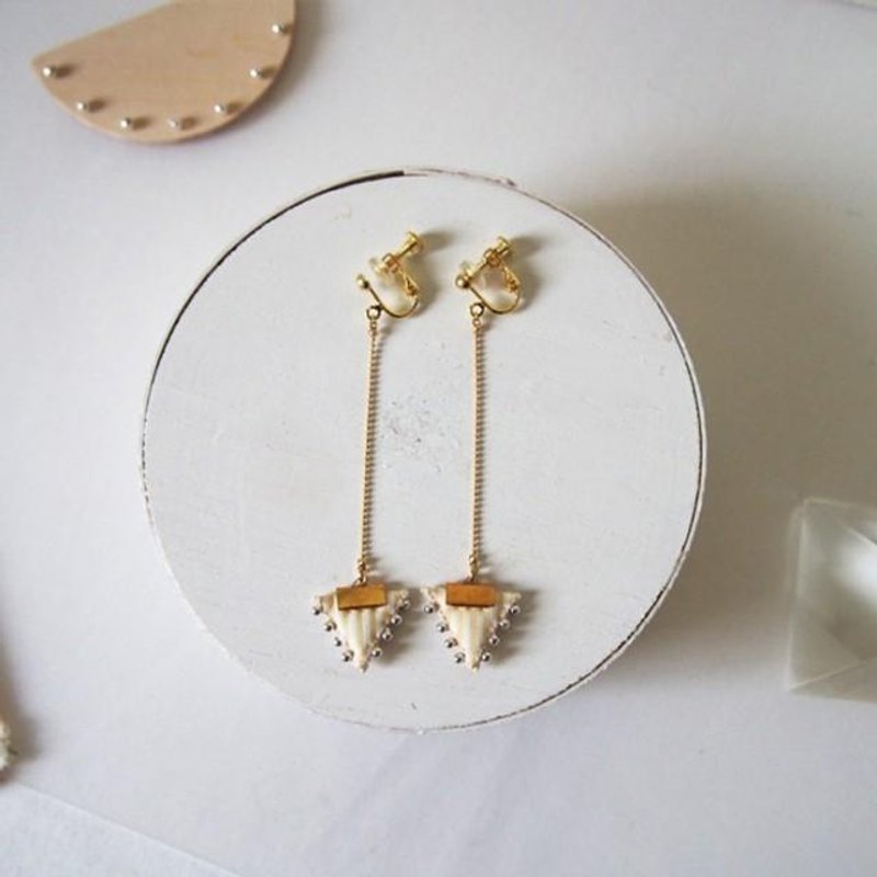 TRIANGLE Earrings / YE STRIPES - 耳环/耳夹 - 棉．麻 黄色