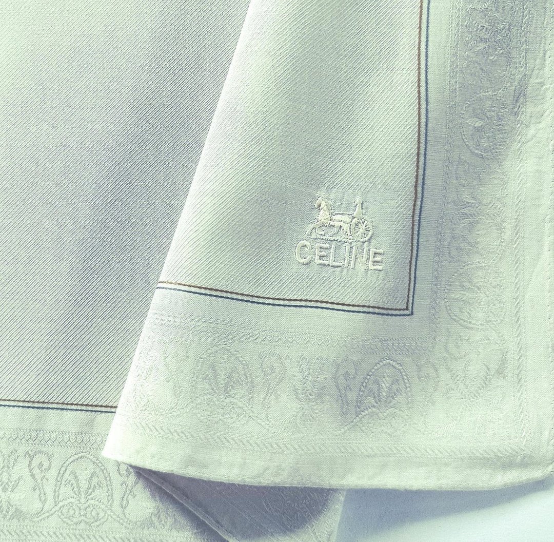 CELINE 人字纹提花滚边方巾 20 x 19.5 英寸 - 手帕/方巾 - 棉 白色