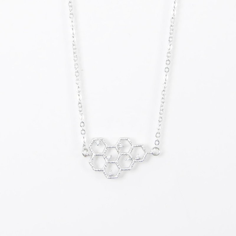 ‘甜蜜蜜’闪闪蜜糖。银。蜂巢 项链 ‘My Honey’Sliver Honeycomb  Necklace生日礼物。闺蜜礼物。姐妹礼物。女朋友礼物 - 颈链 - 其他金属 银色