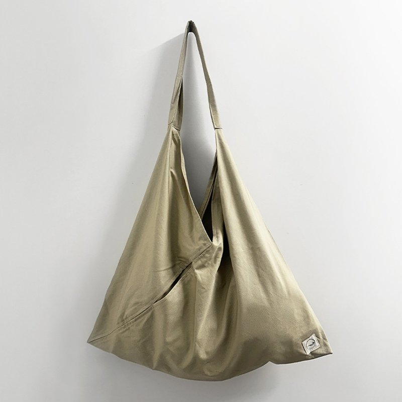 单肩三角布袋 Azuma bag - 茶棕色 - 侧背包/斜挎包 - 其他材质 