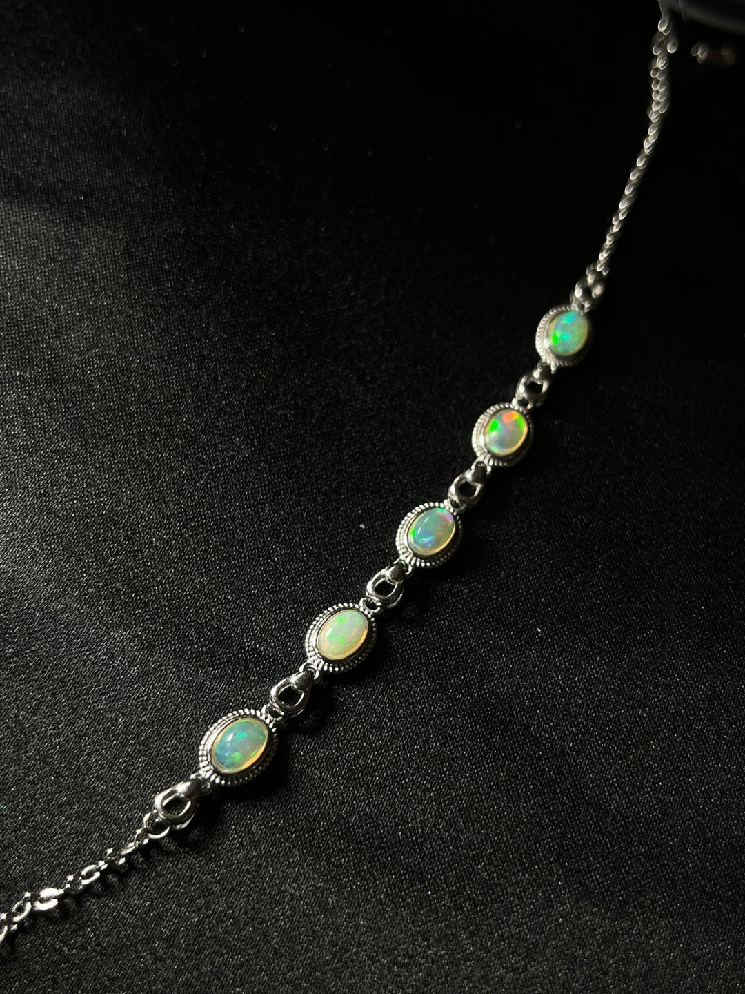 Opal  silver chain bracelet s925纯银 蛋白石 欧泊 手链 - 手链/手环 - 半宝石 