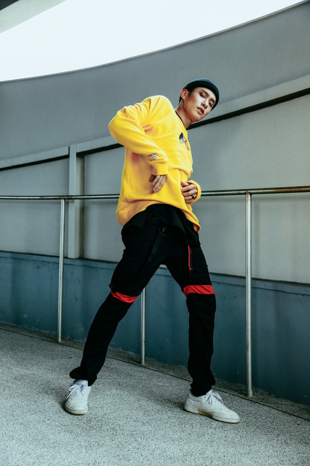 .67ARROW ROLLING_EYEZ SWEATSHIRTS大学T 刷毛 长T 卫衣 - 男装上衣/T 恤 - 棉 黄色
