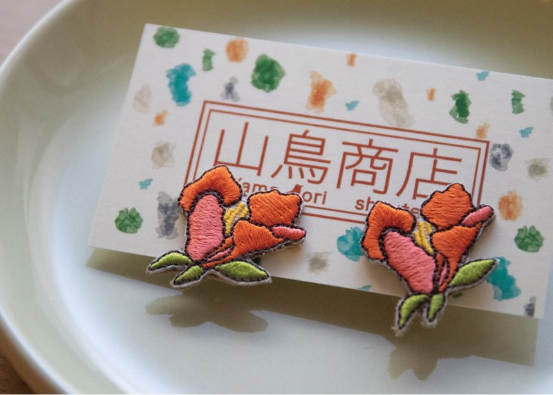 【刺繍ear accessory】红-凤凰木- - 耳环/耳夹 - 绣线 红色