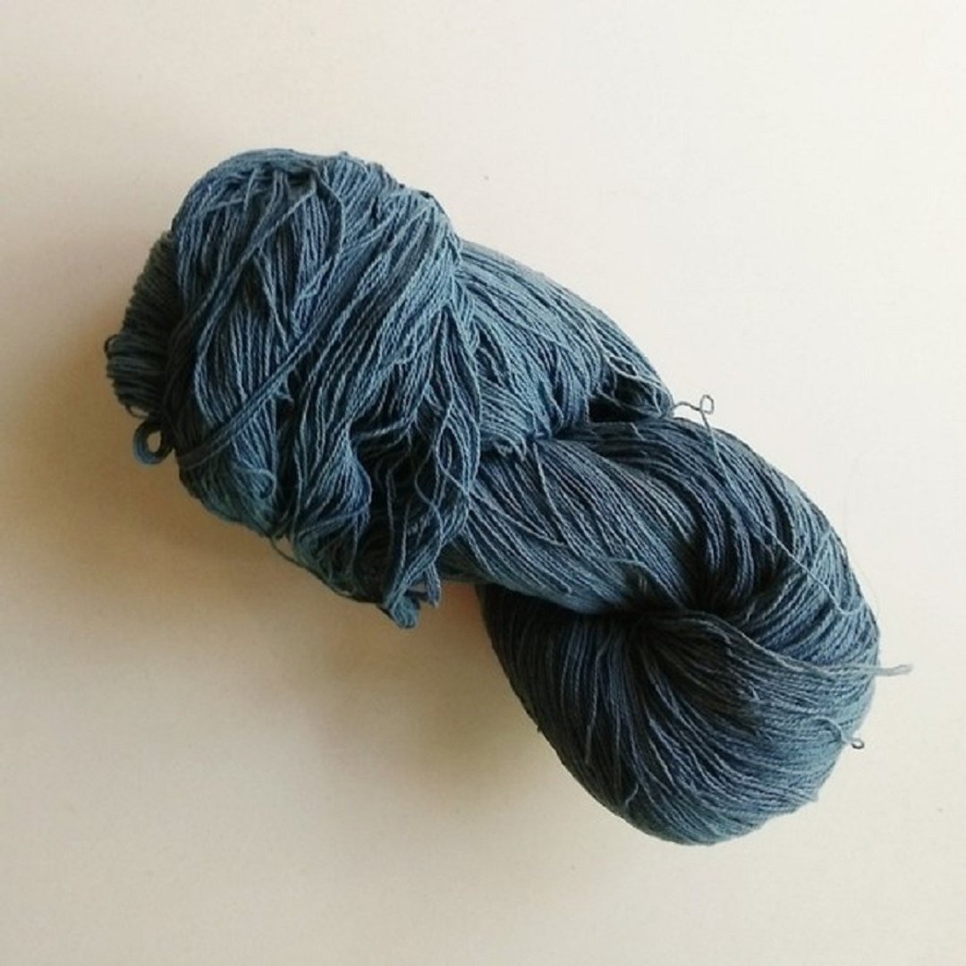 Karen national plant dyeing thread skein / indigo gray / cotton / for embroidery, sashiko, weaving, garland, wrapping, etc. / DIY - 编织/刺绣/羊毛毡/裁缝 - 棉 蓝色