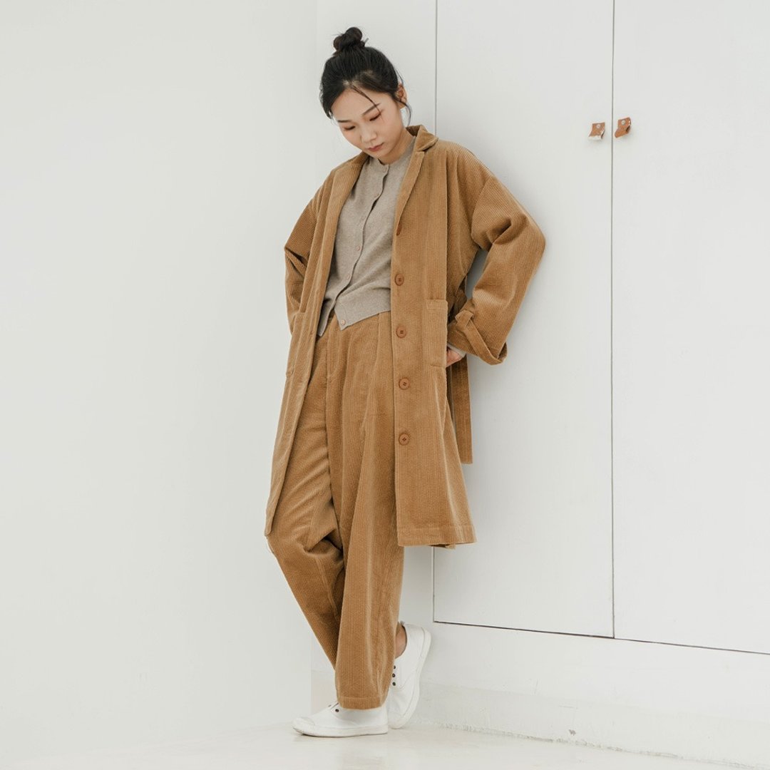 復古燈芯絨長版風衣 外套oversize 日系中性大衣O180414 - 女装西装外套/风衣 - 棉 橘色