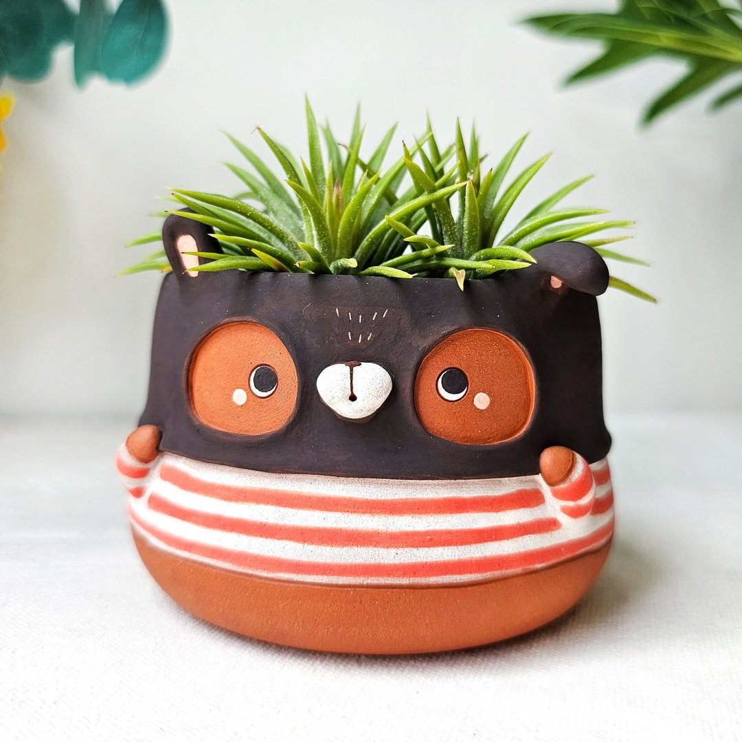 Cute robber bunny plant pot. Handmade terracotta planter. - 植栽/盆栽 - 陶 