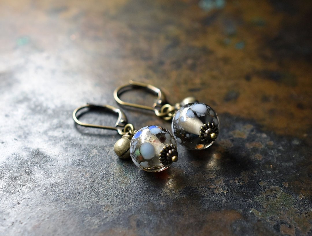 Polka Dot Pattern Indian Recycled Glass and Ethnic Bell Earrings - 耳环/耳夹 - 玻璃 灰色