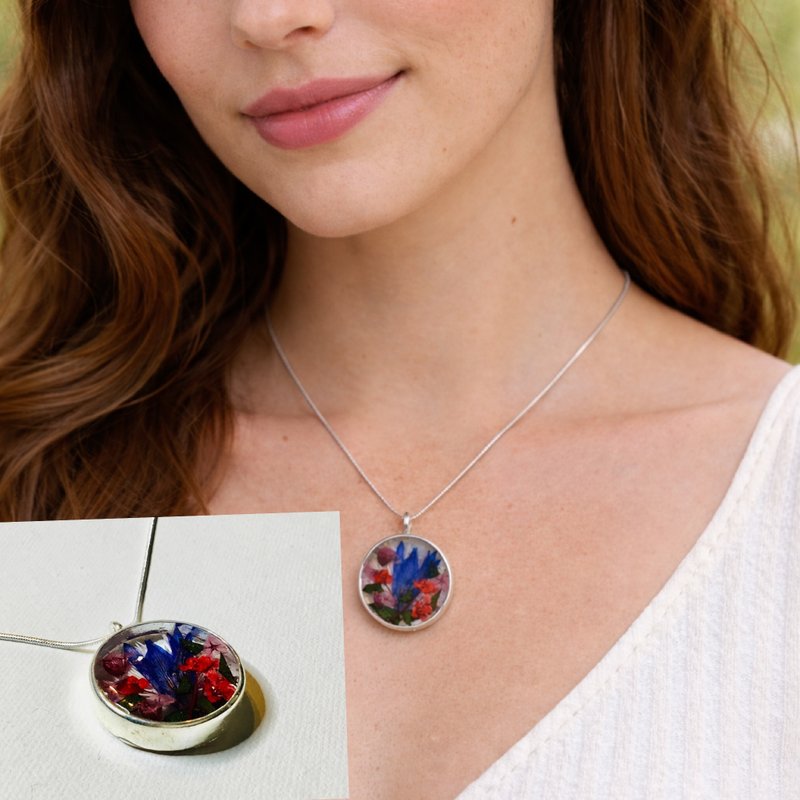 光之花瓣 吊坠项链 – 手工树脂花饰，镶嵌真实植 - 项链 - 银 