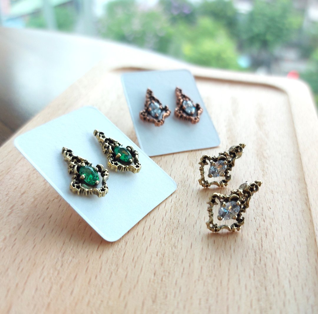 !!快速出货!! 925纯银饰 黄铜 红铜 星月雕花晶钻复古轻珠宝耳环 - 耳环/耳夹 - 纯银 金色