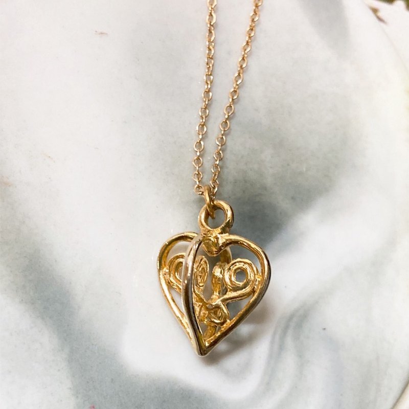 【西洋古董饰品】 爱心 立体 四面爱心雕花 多面向 优美 k金 项链 - 项链 - 贵金属 金色