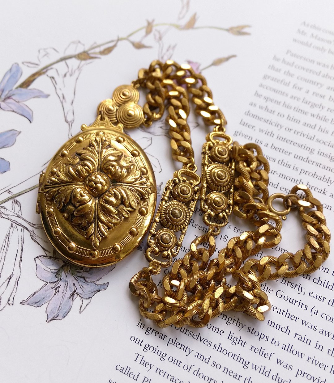 西洋古董饰品。Locket   立体雕花 相片坠 项链 - 项链 - 其他金属 金色