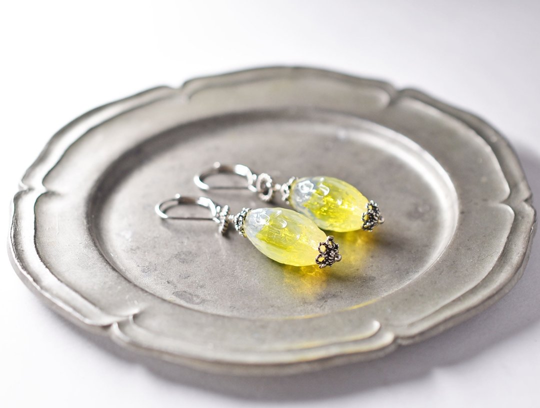 Lemon Cream German Vintage Bead Single Earring - 耳环/耳夹 - 玻璃 黄色