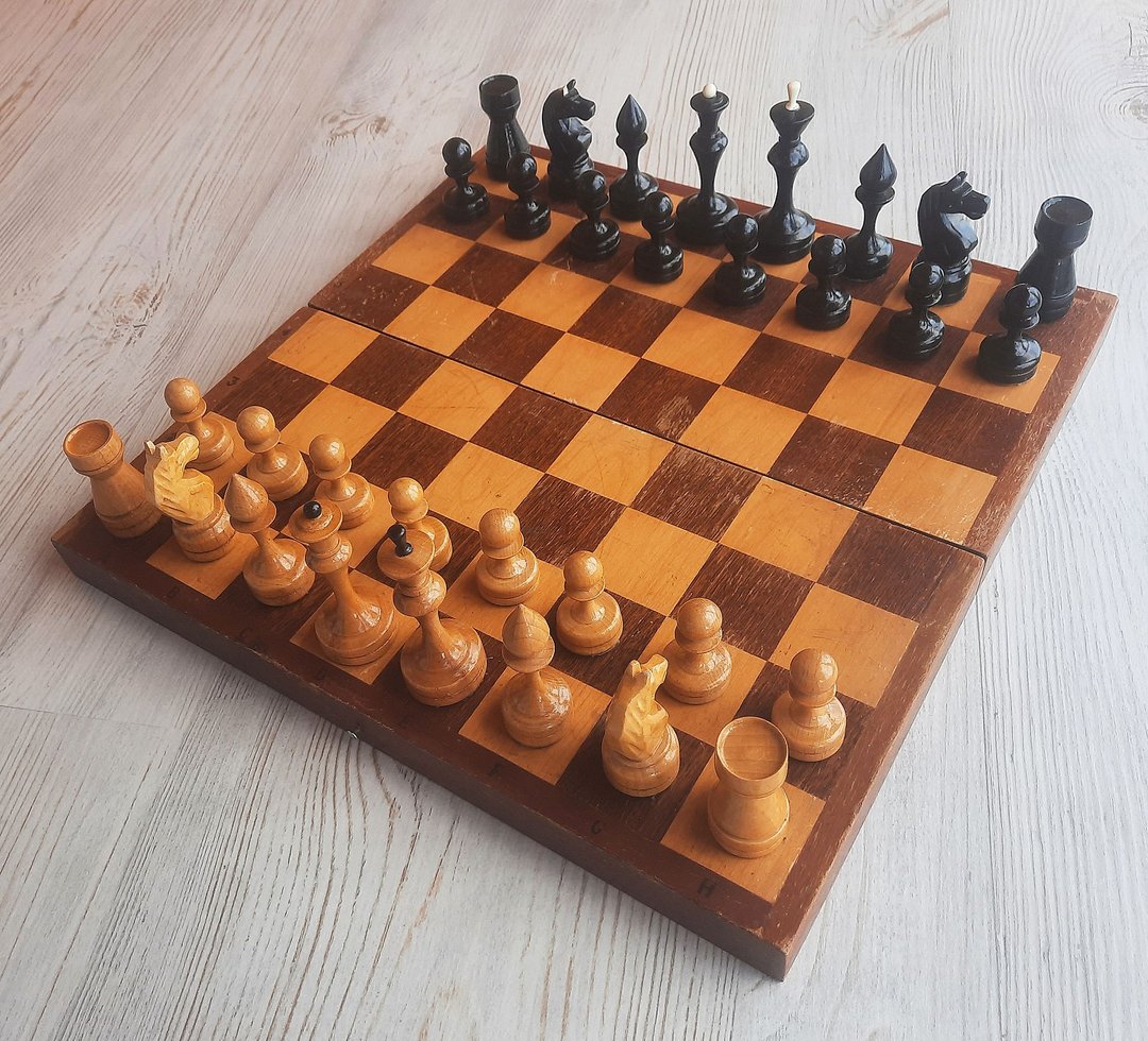 苏联木制西洋棋套装：折叠 32x32 厘米棋盘和棋子 8 厘米国王 - 桌游/玩具 - 木头 