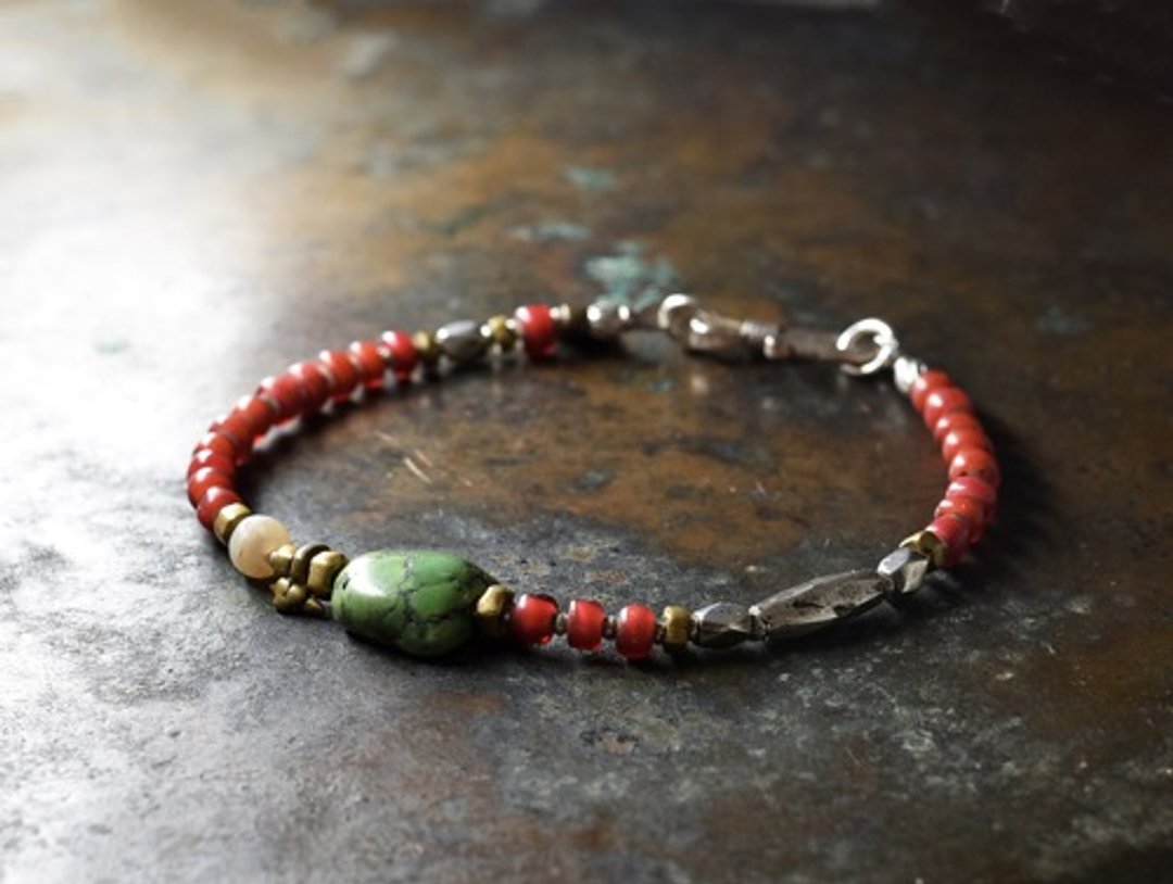 Old Tibetan turquoise and old chin Silver, gold red white hearts, old orissa brass breath - 手链/手环 - 玻璃 