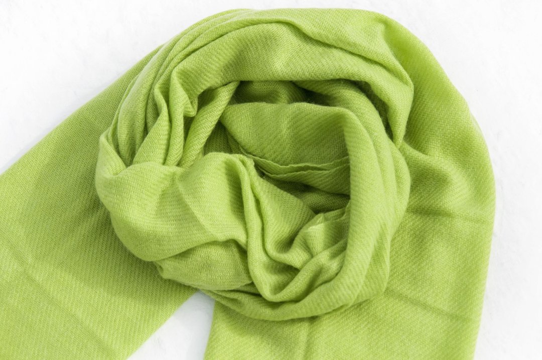 喀什米尔Cashmere/羊绒围巾/纯羊毛围巾披巾/戒指绒披肩-苹果绿色 - 围巾/披肩 - 羊毛 绿色