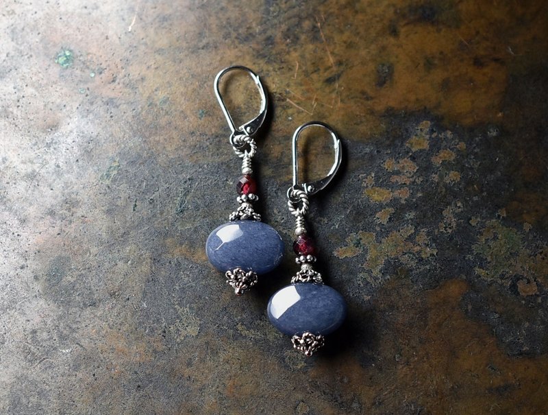 Sapphire Agate and Garnet Earrings - 耳环/耳夹 - 宝石 紫色