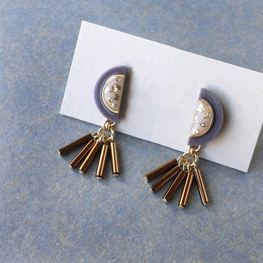 Mini Half Moon Fringe Earrings / Clip-On - 耳环/耳夹 - 树脂 灰色